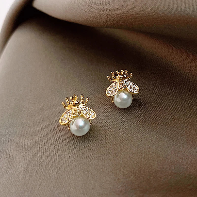 Boucles d’Oreilles Abeille Serties de Zirconium