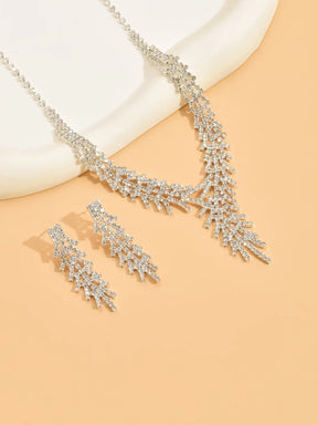 Collier Sertie de Pierres en Zircon + Boucles d’oreilles Offertes
