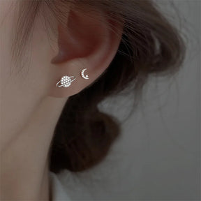 Cette Boucle d’oreille Délicate
