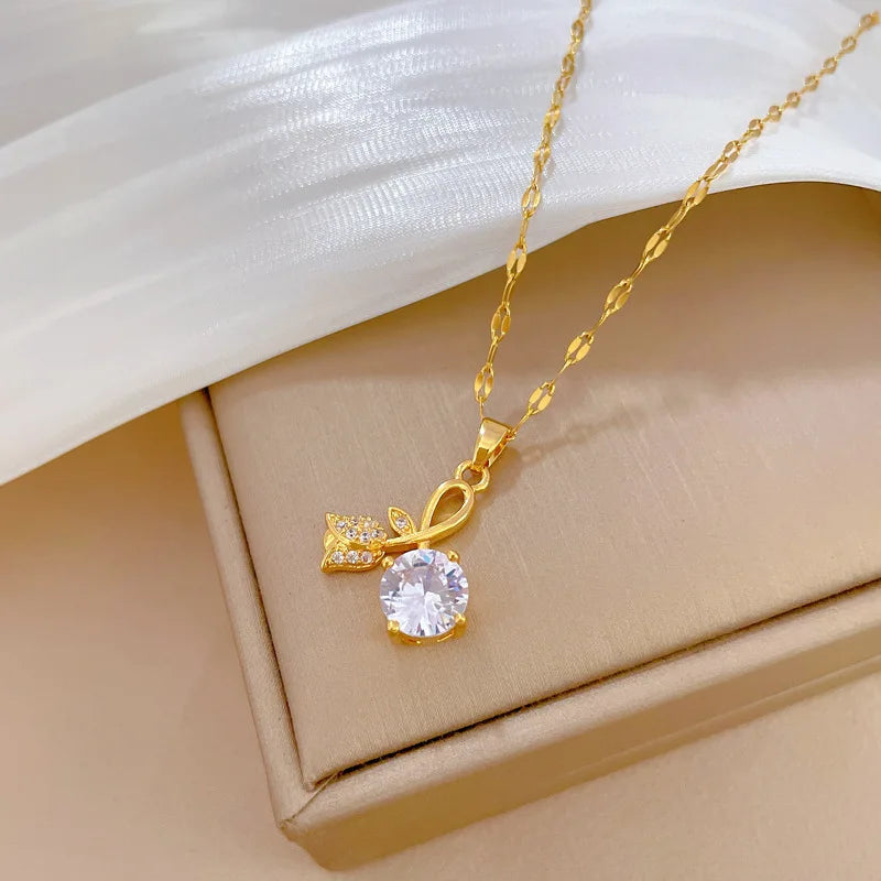 Collier Rose Incrustée de Zircone