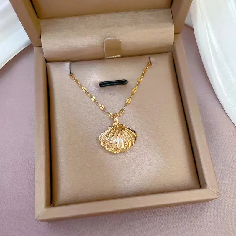 Collier Coquillage avec Perle 18K