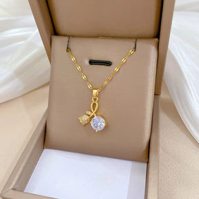 Collier Rose Incrustée de Zircone