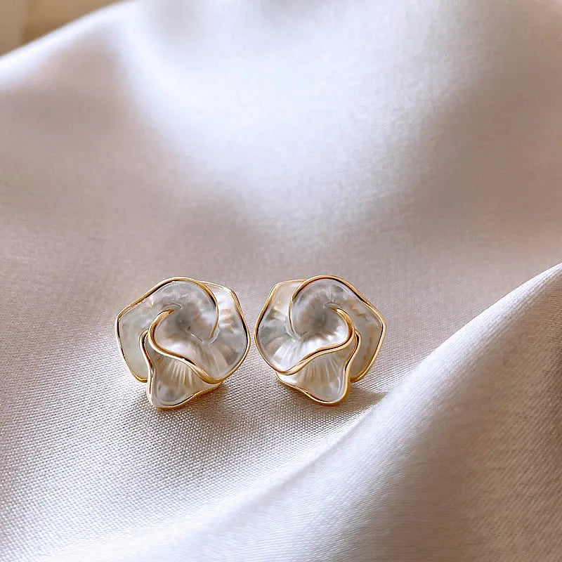 Boucle d’oreille Fleur Nacrée