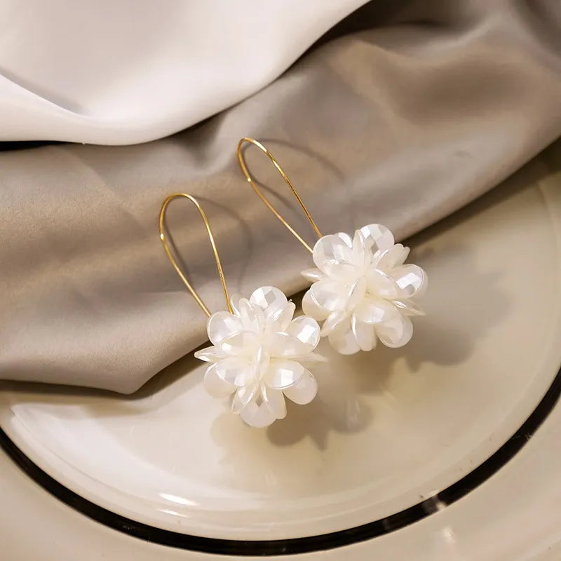 Boucles d’oreilles Fleur Blanche en Or 18 carats