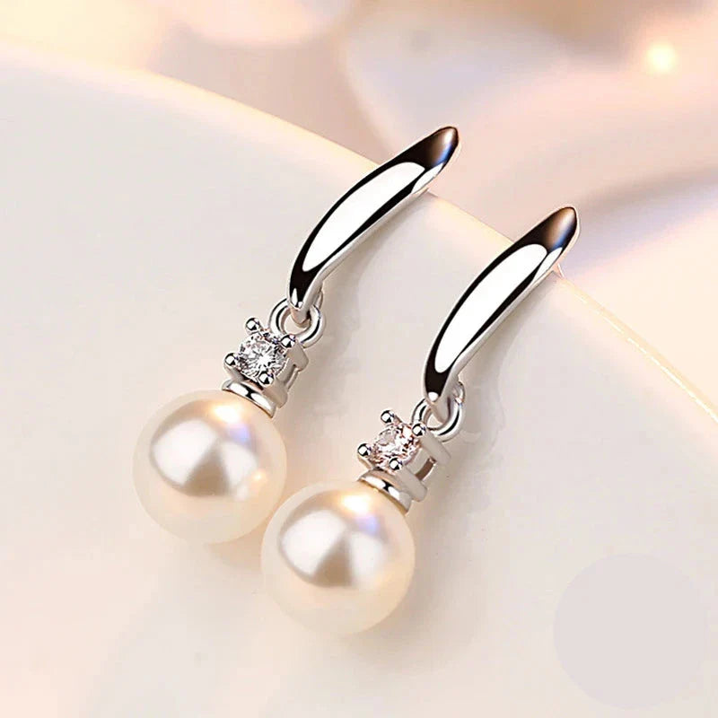 Boucle d’Oreille Incrustée de Zircone avec Perle