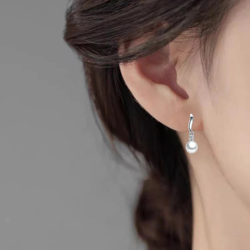 Boucle d’Oreille Incrustée de Zircone avec Perle