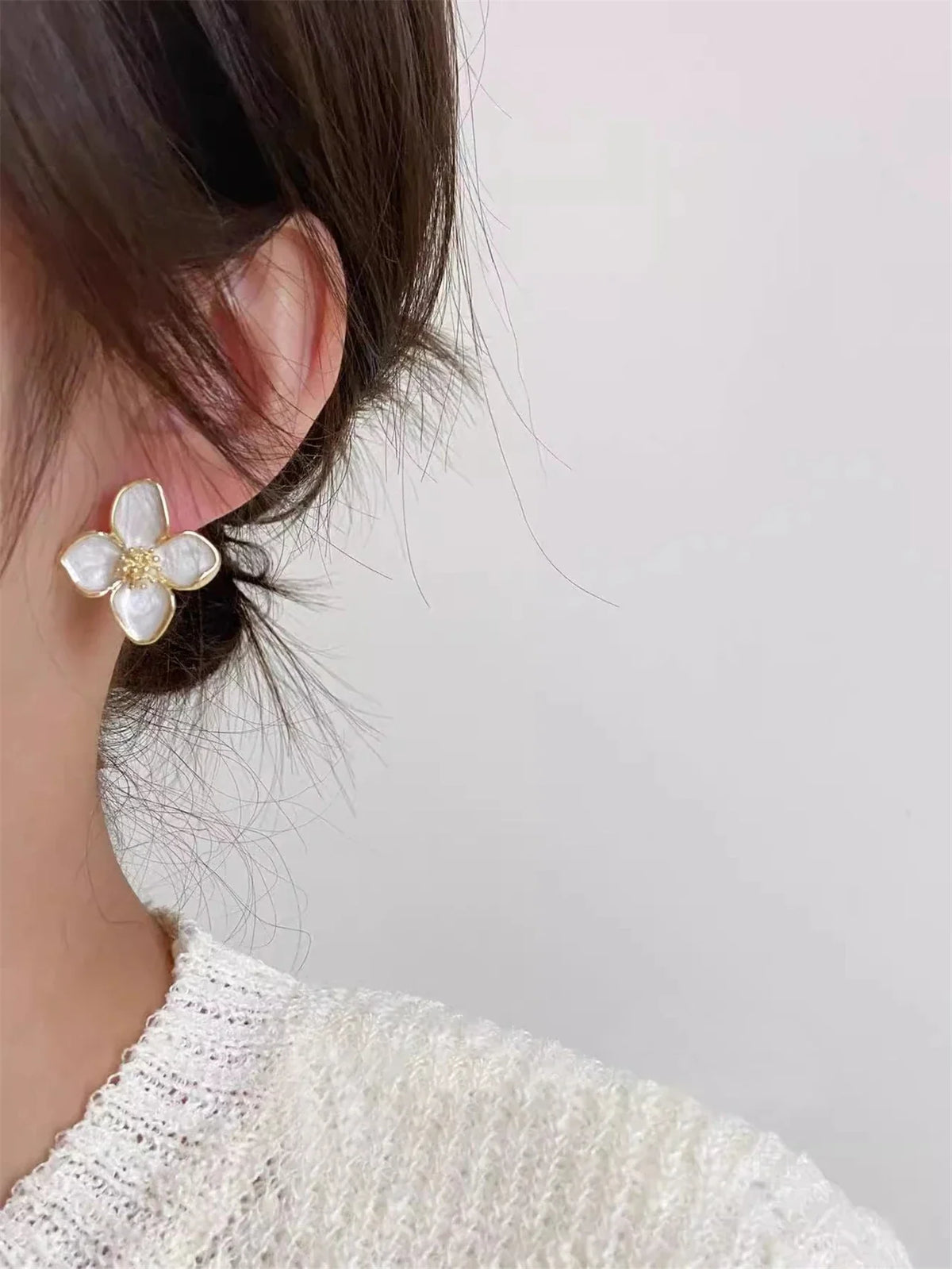 Boucles d’Oreilles Florales en Or 18K