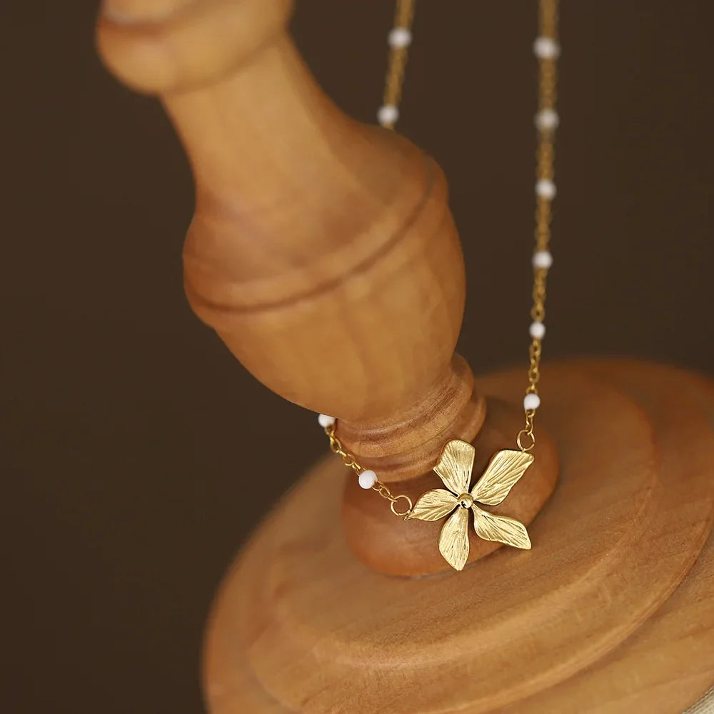Collier Feuille Vintage