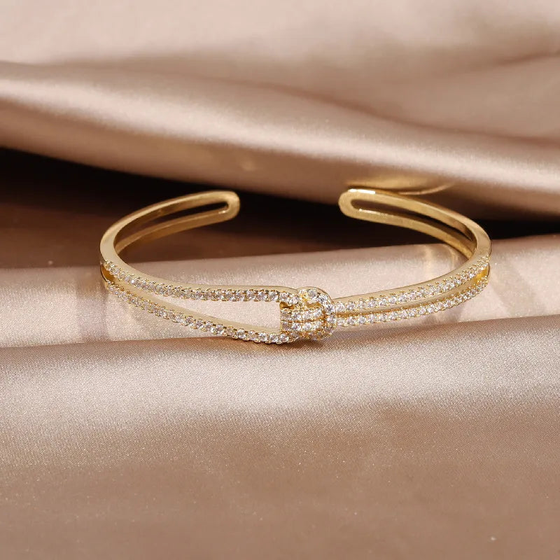 Bracelet Entrelacé Sertie de Zircon
