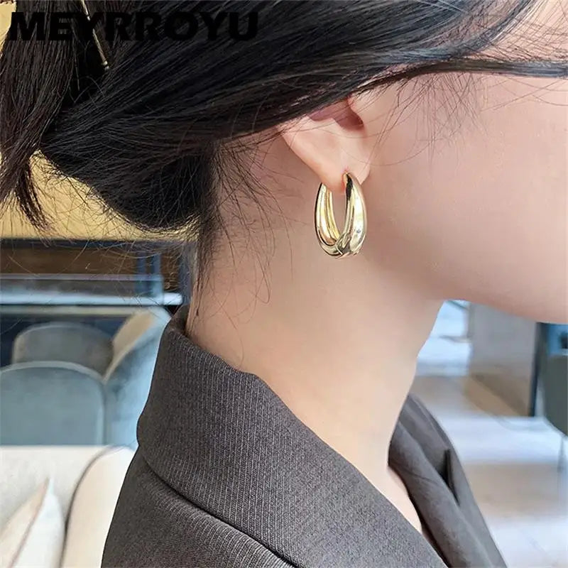 Boucles d’Oreilles Créoles Sophistiquées en Or 18K