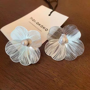 Boucle d’Oreille Fleur avec Perle Vintage