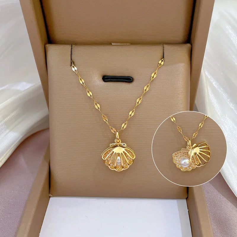 Collier Coquillage avec Perle 18K