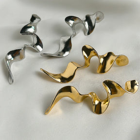 Boucles d’Oreilles Courbes Vintage
