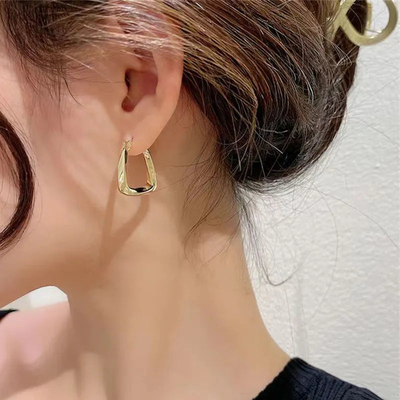 Boucle d’oreille Créole Carrée Vintage
