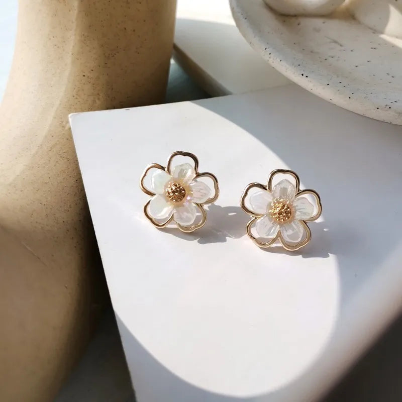 Boucles d’Oreilles Fleur en Or 18K