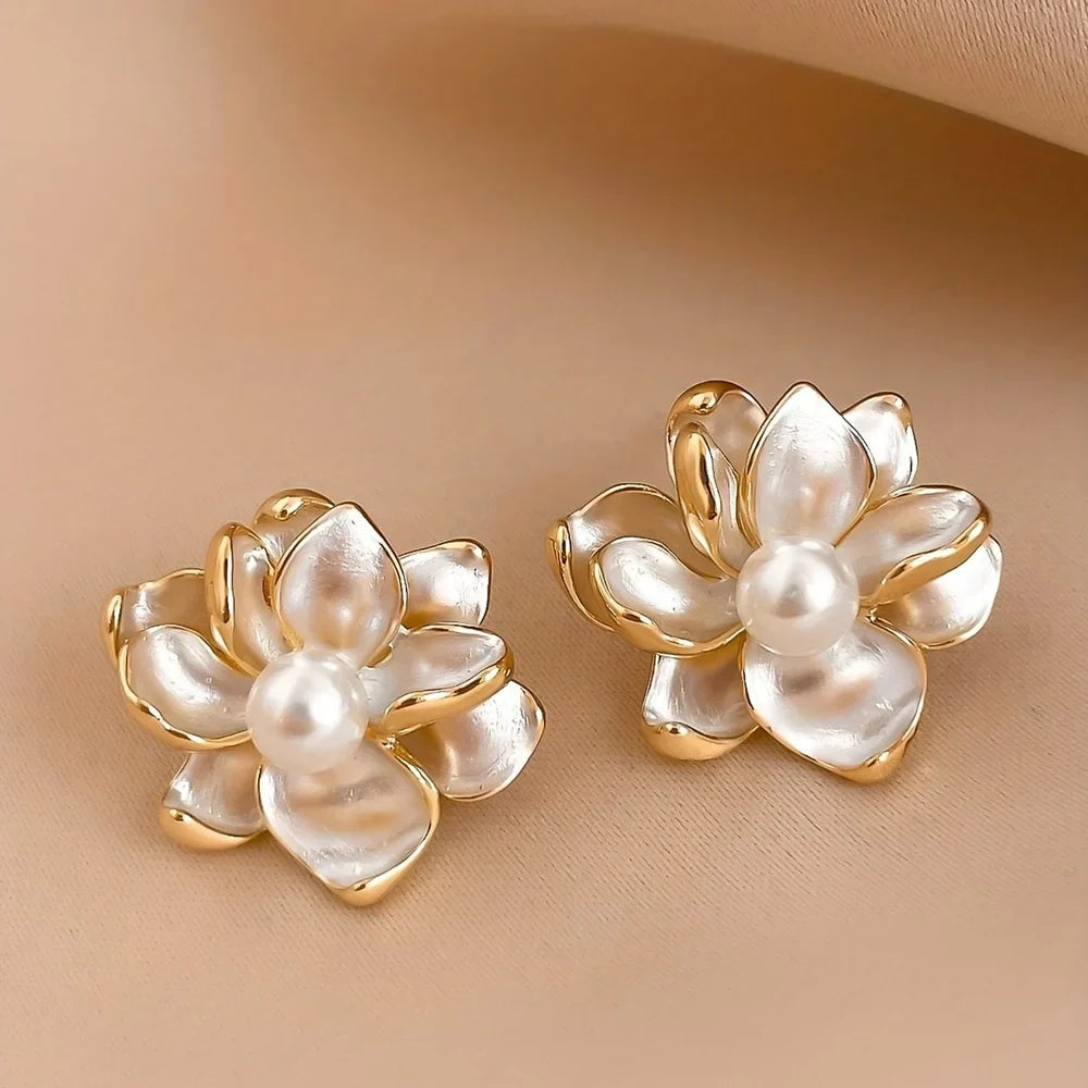 Boucle d’Oreille Fleur Blanche Perle Ibiza