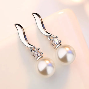 Boucle d’Oreille Incrustée de Zircone avec Perle