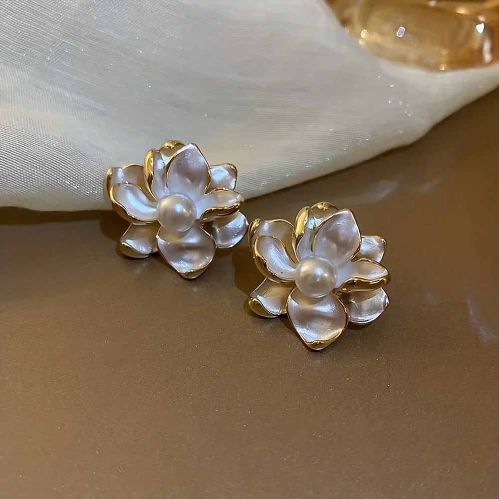 Boucle d’Oreille Fleur Blanche Perle Ibiza