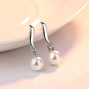 Boucle d’Oreille Incrustée de Zircone avec Perle