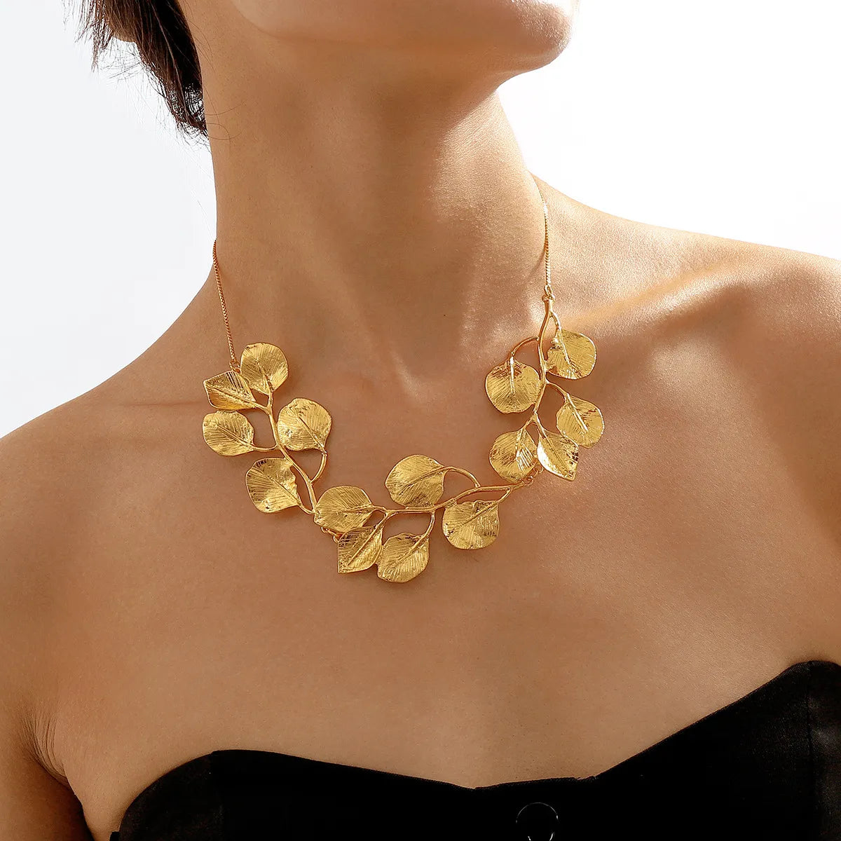 Collier Feuilles d’Or Vintage