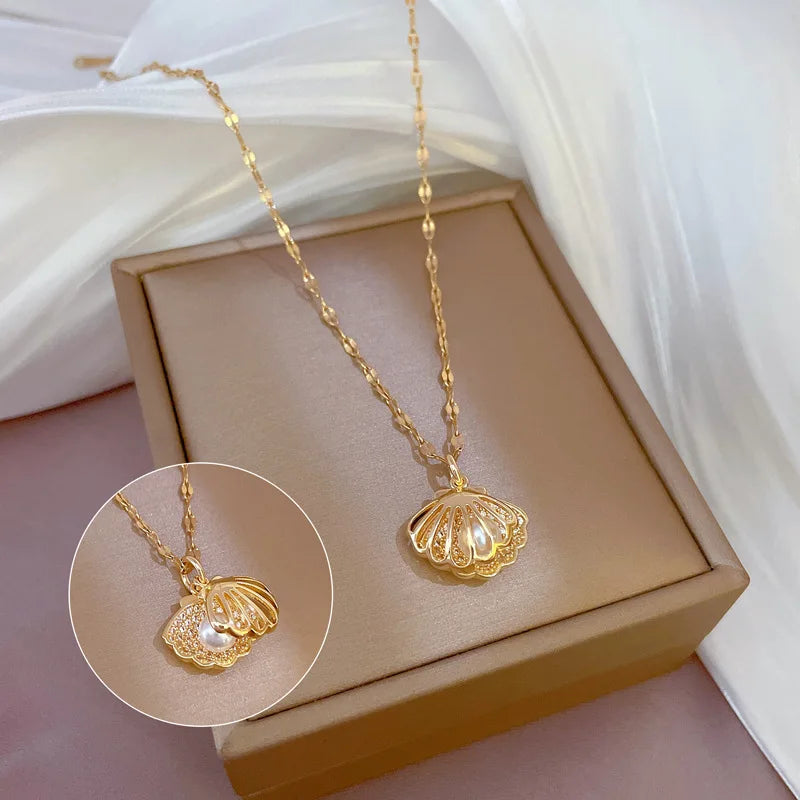 Collier Coquillage avec Perle 18K