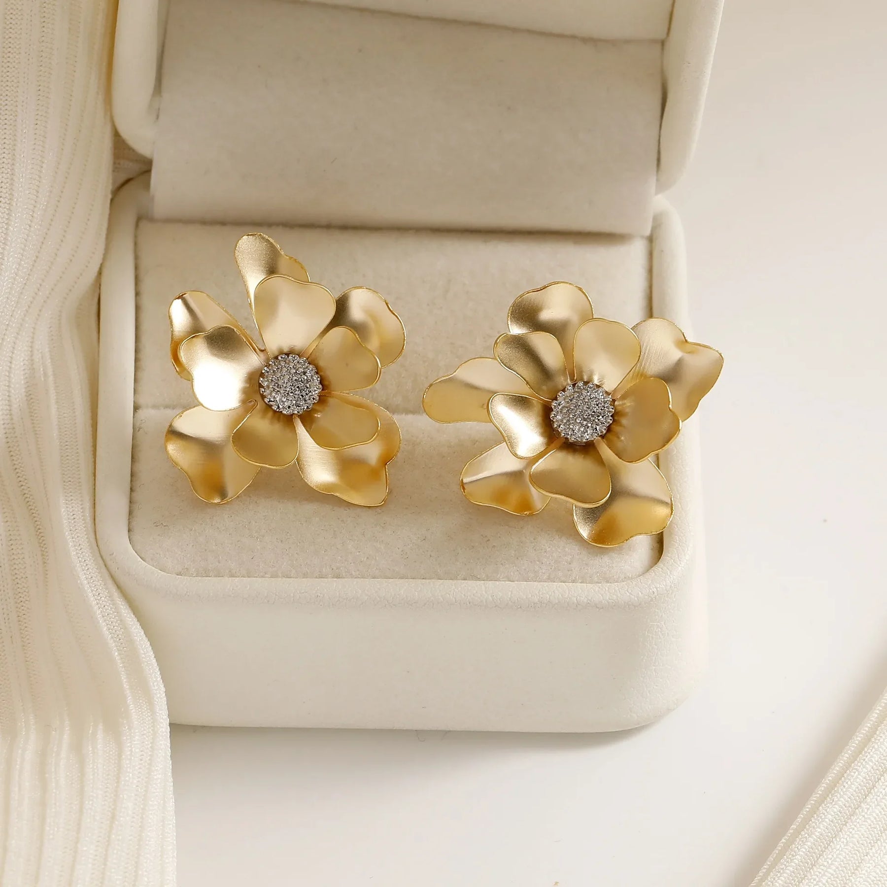 Boucles d’Oreilles Tournesol Pétales en Or 18K