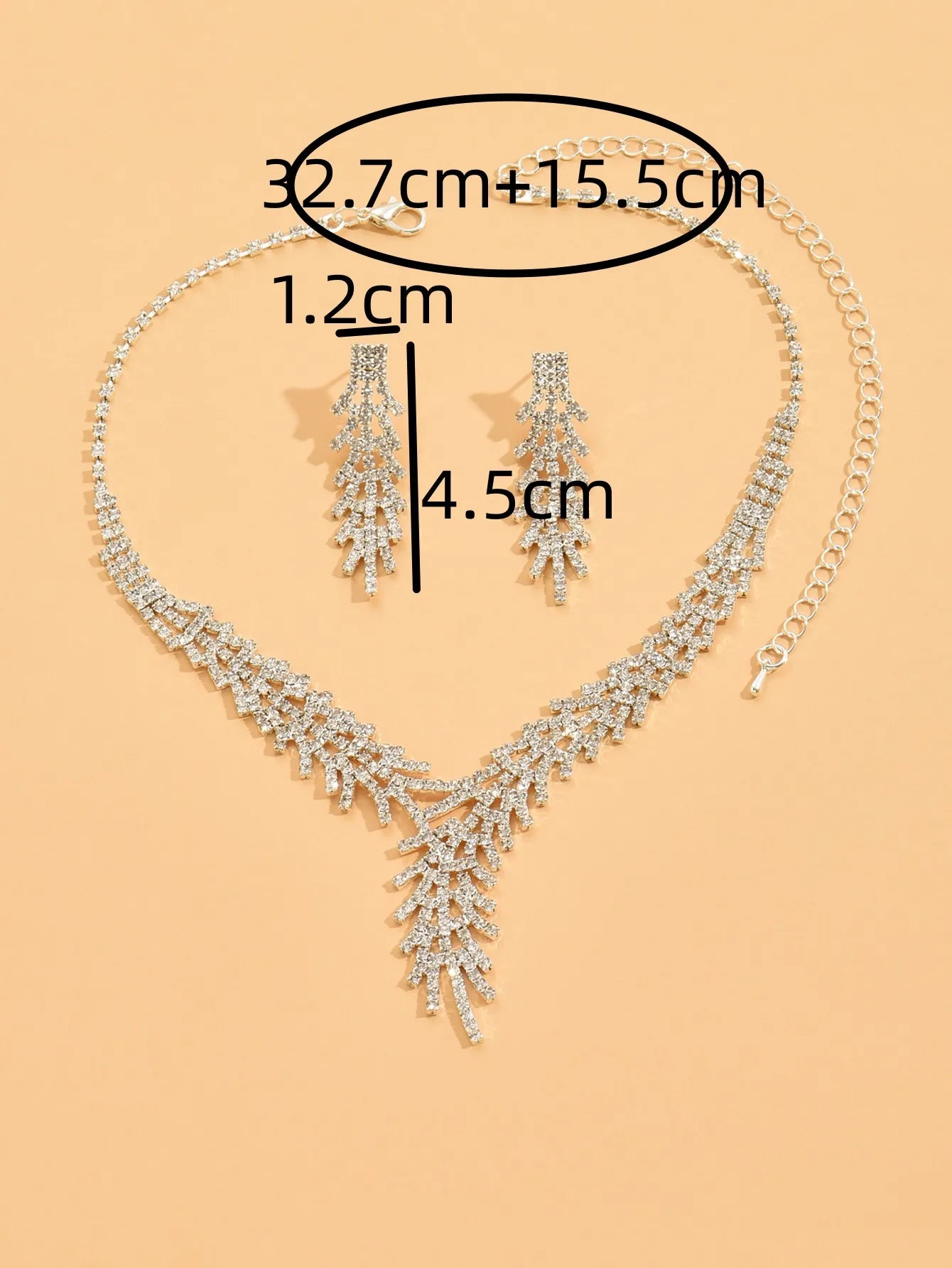 Collier Sertie de Pierres en Zircon + Boucles d’oreilles Offertes
