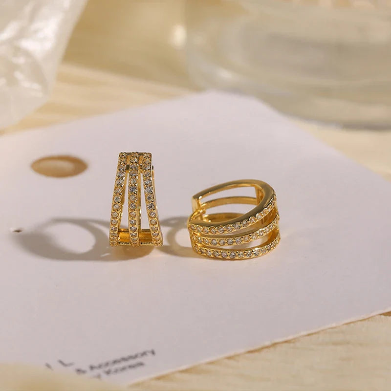 Boucle d’Oreille Triple Incrustée de Zircone