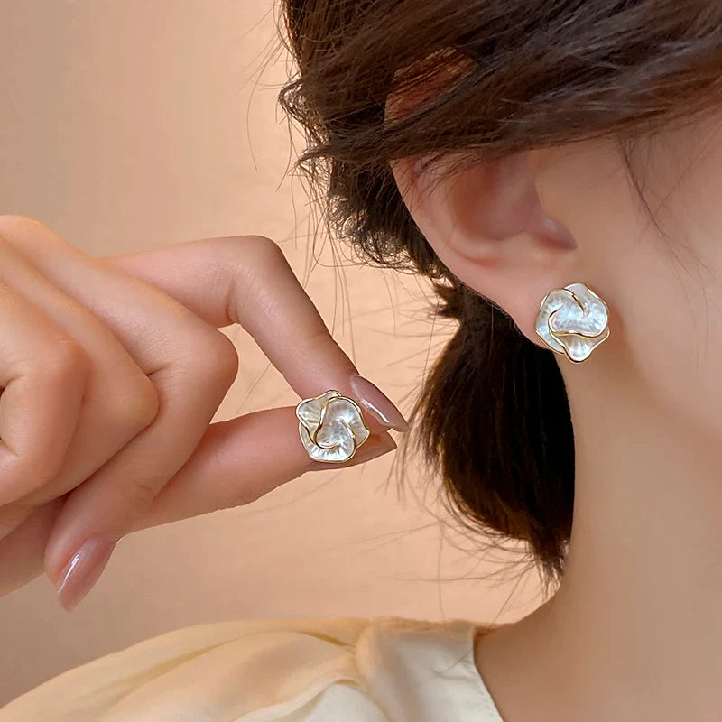 Boucle d’oreille Fleur Nacrée