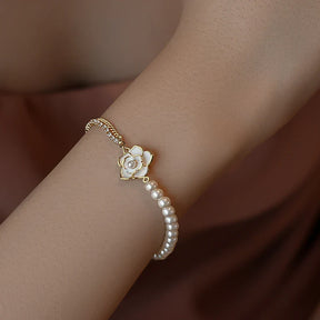 Bracelet Fleur Perlée avec Zircone
