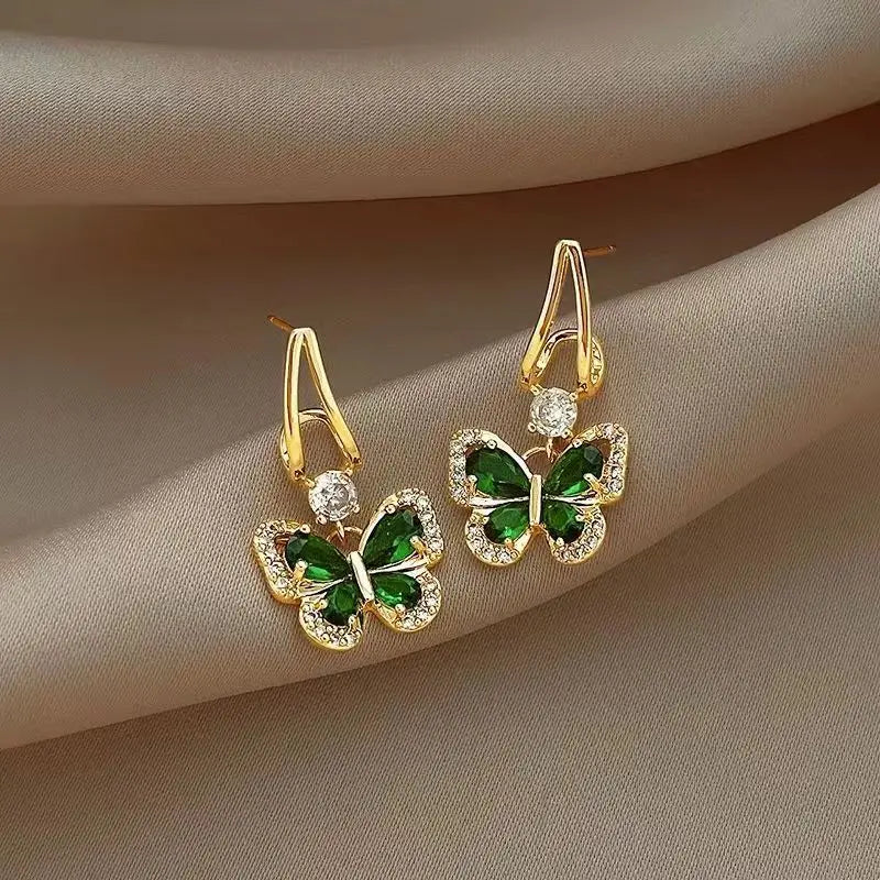 Boucle d’Oreille Papillon Incrustée de Zircone 18K
